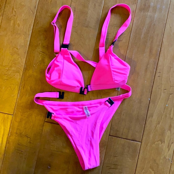 BIKINI BUNDLE! 👙 - Picture 5 of 5